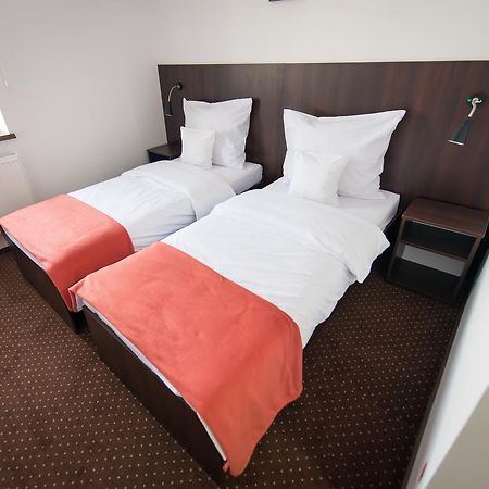 First Hotel Тчев Экстерьер фото