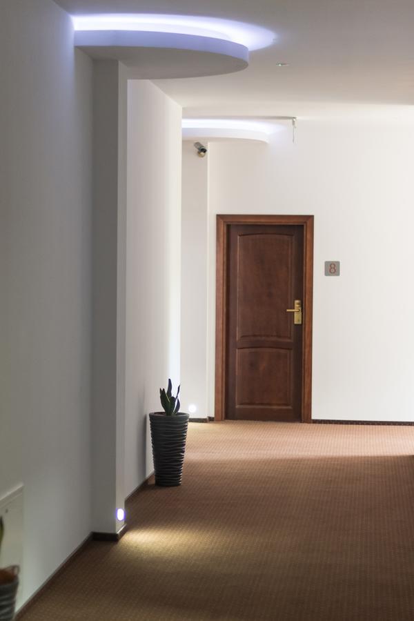 First Hotel Тчев Экстерьер фото