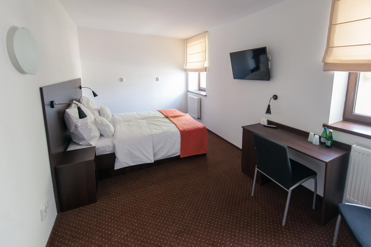 First Hotel Тчев Экстерьер фото