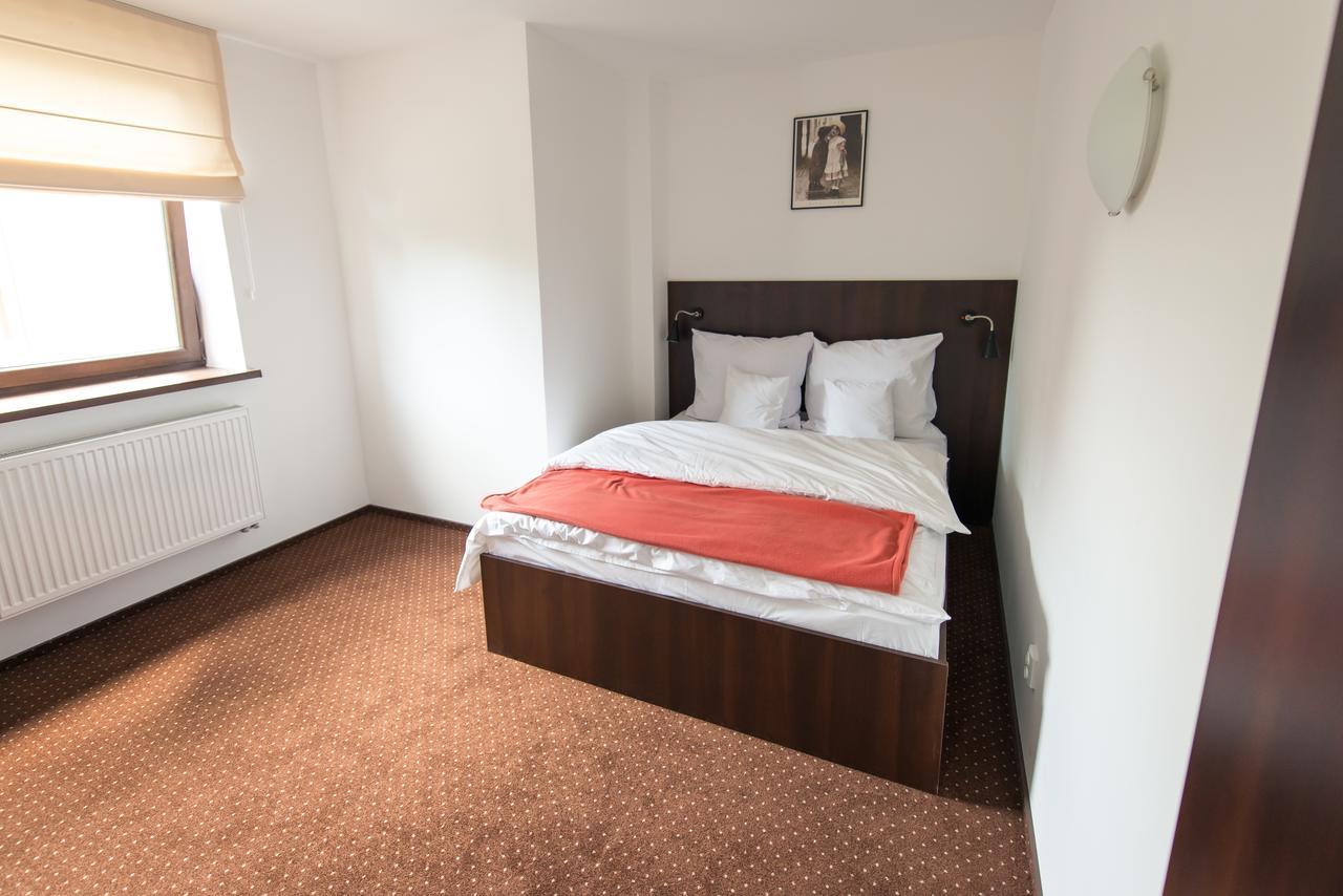 First Hotel Тчев Экстерьер фото