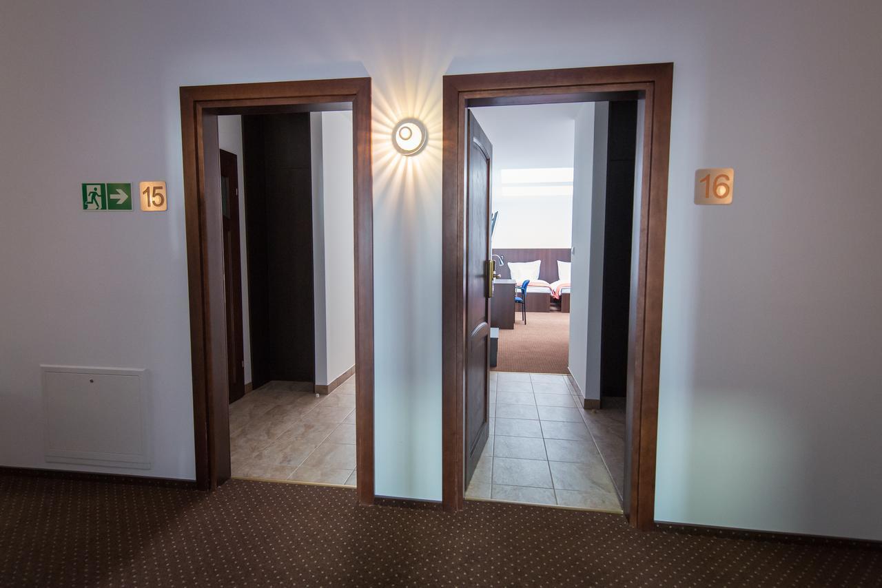 First Hotel Тчев Экстерьер фото