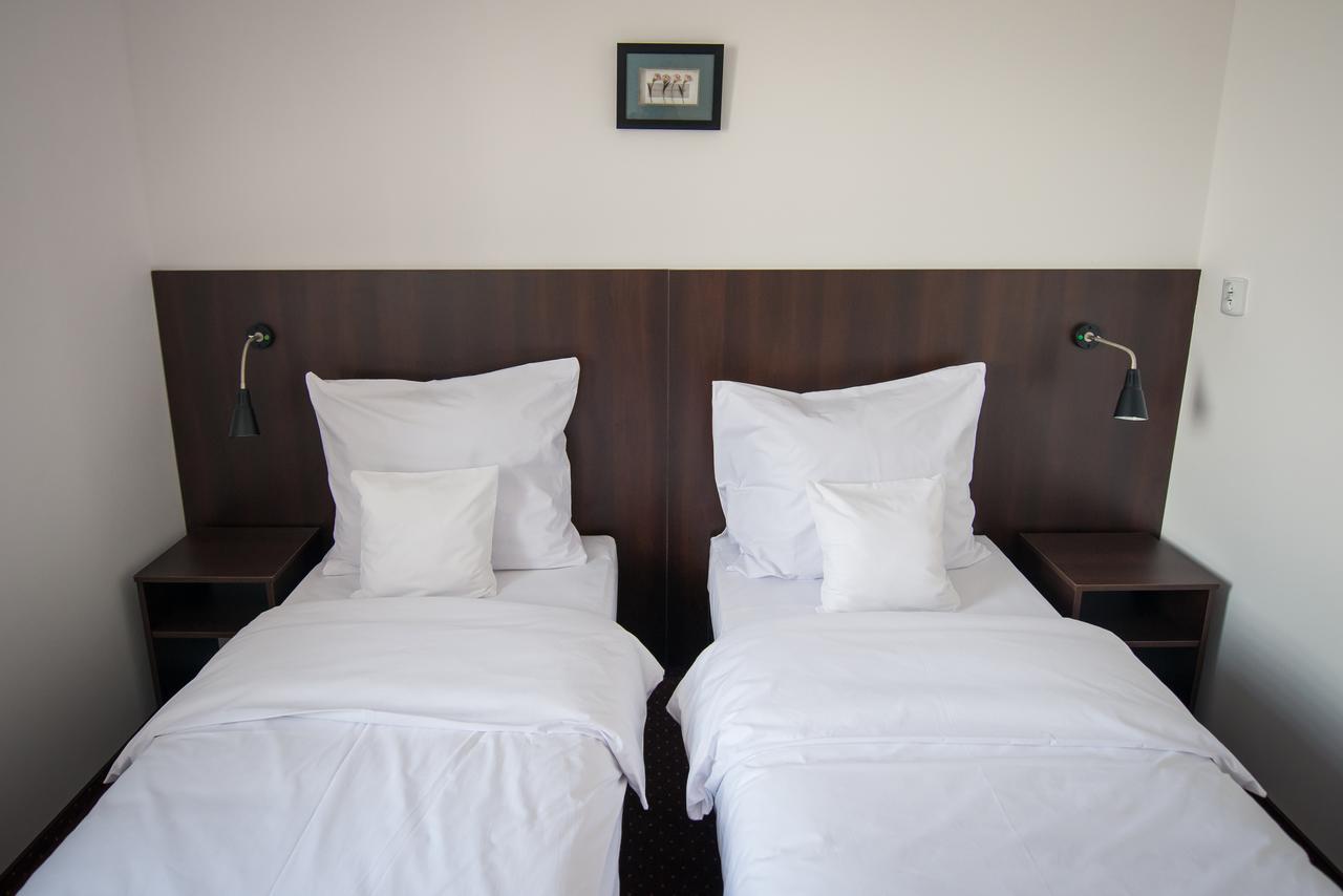 First Hotel Тчев Экстерьер фото