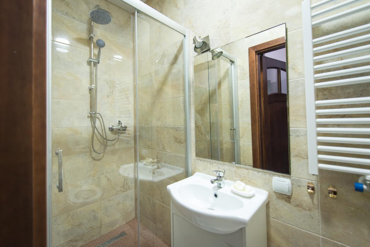 First Hotel Тчев Экстерьер фото